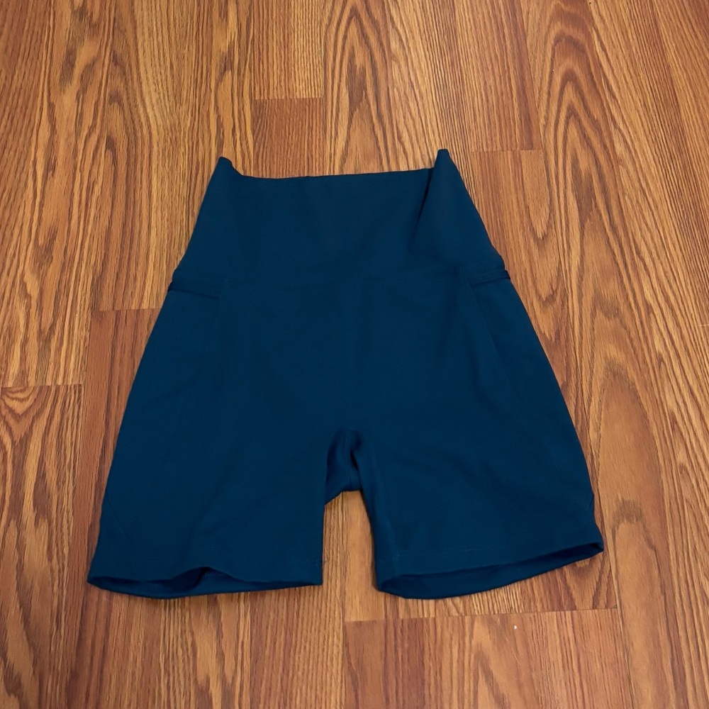 Born primitive the eccentric short NWT